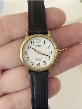 Classic Timex Indiglo WR Easy Reader Womens Watch Gold Case Leather Strap WORKS!